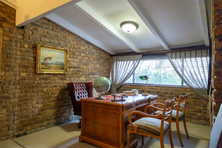 7 Bedroom Property for Sale in Mullersrust Free State